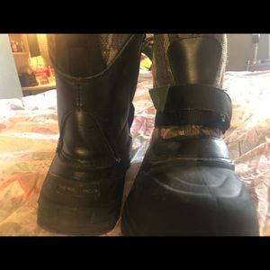North Face Camo waterproof winter boots